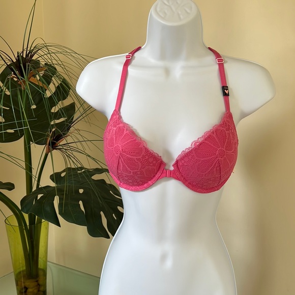 Victoria’s Secret Lace Bra - Picture 2 of 12